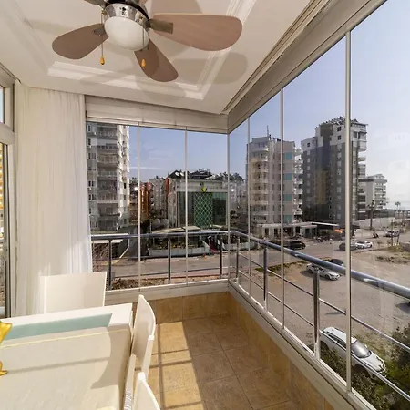 Appartamento And Modern 2 Min Walk To Konyaalti Antalia